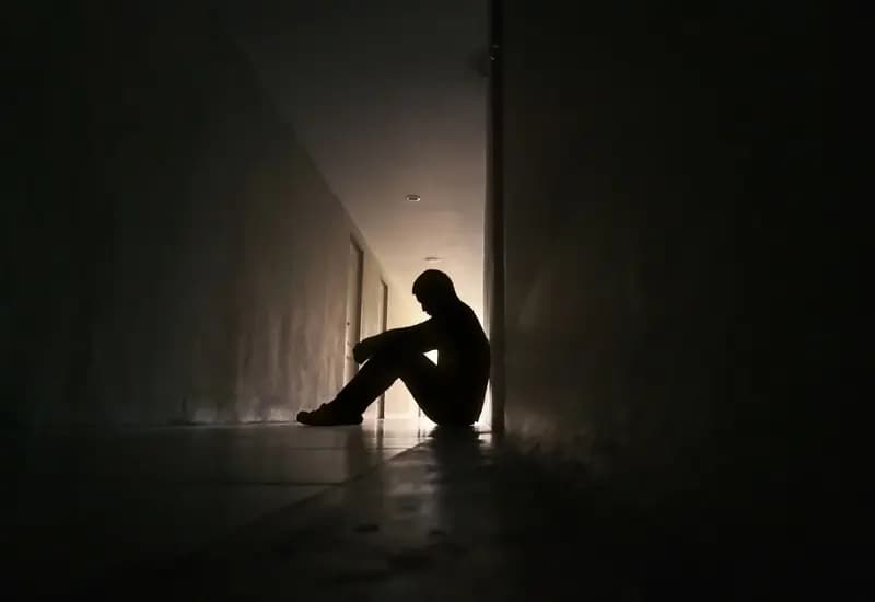5 Common Signs of Low Self-Esteem Caused by Depression